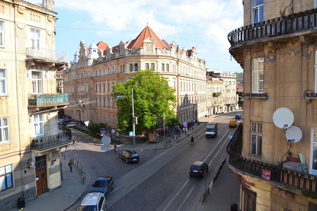 Wanted Hostel Lviv Exterior foto