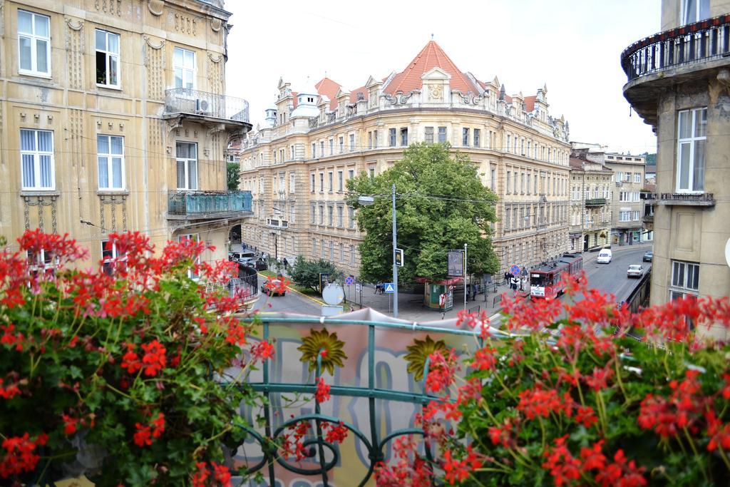 Wanted Hostel Lviv Exterior foto